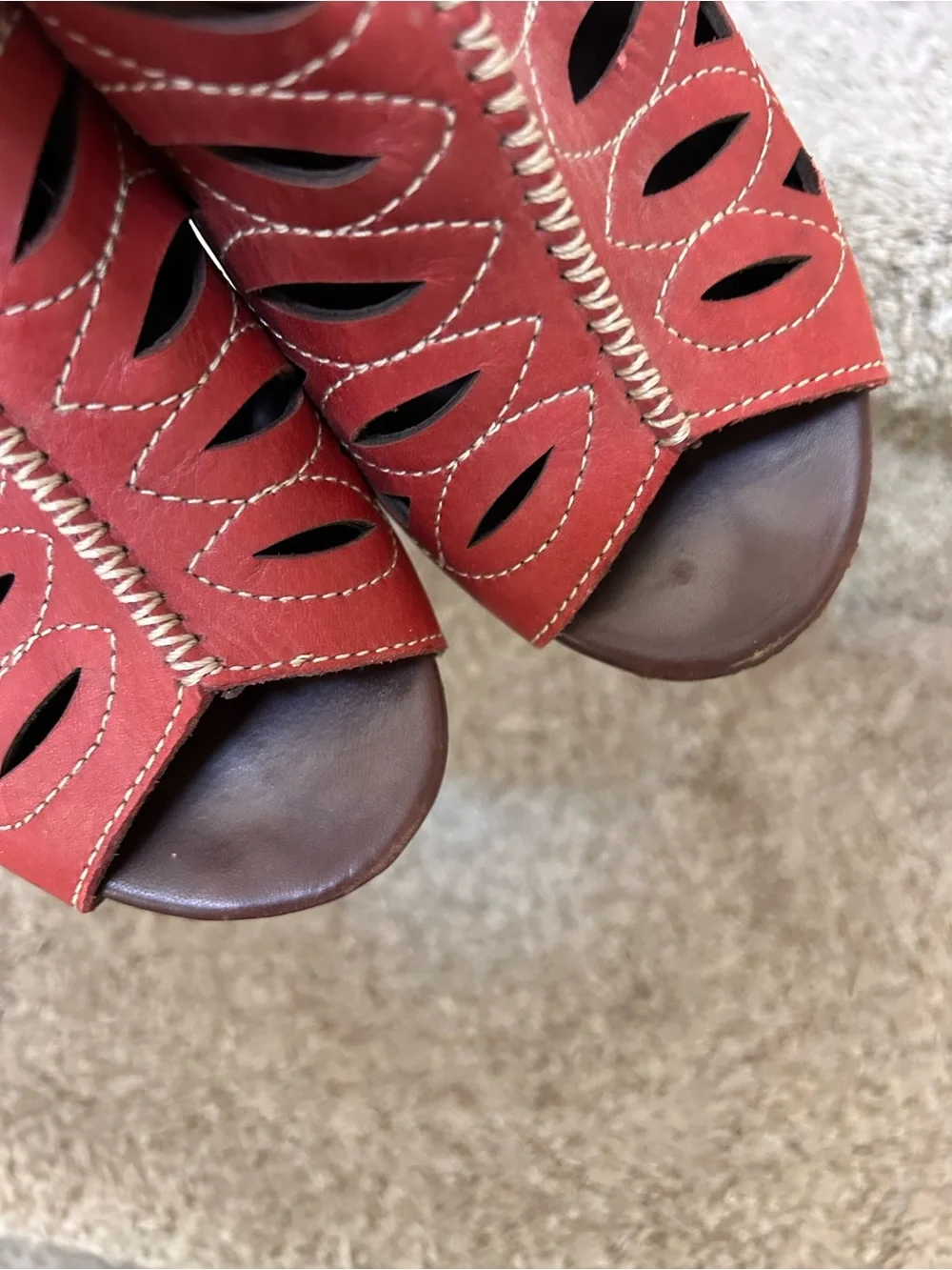 Dansko Rowena Red Leather Die Cut Studded Platform Heeled Sandals. Boho. EUC